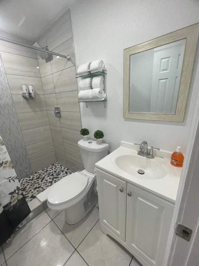 Tranquilo Y Fantastico Apartamento Cerca De Playas Y Areopuerto Tampa Bagian luar foto